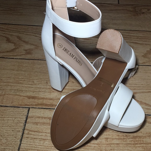 Dream Pairs Women’s White Platforms Sz 9 - Picture 7 of 7